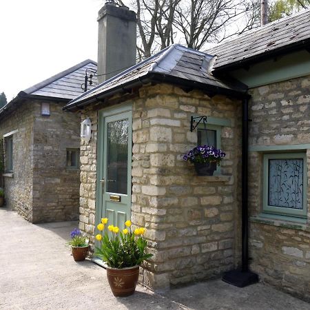 סירנססטר Cosy Stone Cottage, The Bungalow Perrotts Brook מראה חיצוני תמונה