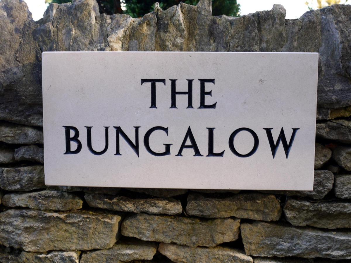 סירנססטר Cosy Stone Cottage, The Bungalow Perrotts Brook מראה חיצוני תמונה