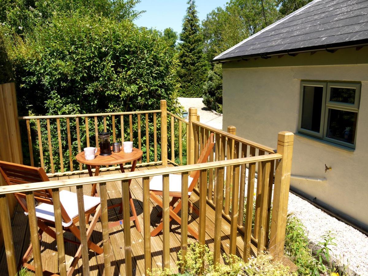 סירנססטר Cosy Stone Cottage, The Bungalow Perrotts Brook מראה חיצוני תמונה