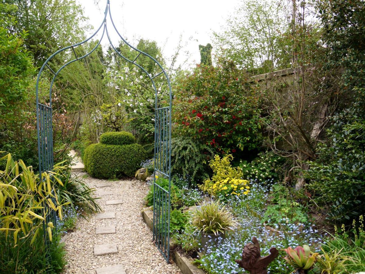 סירנססטר Cosy Stone Cottage, The Bungalow Perrotts Brook מראה חיצוני תמונה