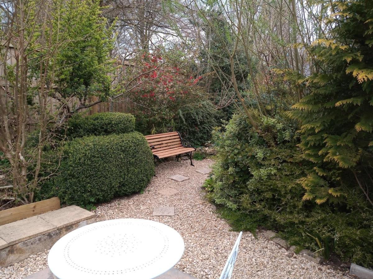 סירנססטר Cosy Stone Cottage, The Bungalow Perrotts Brook מראה חיצוני תמונה
