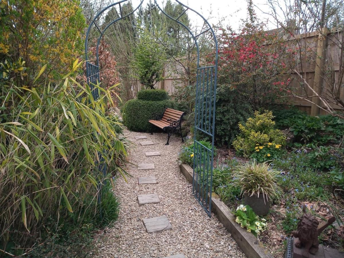 סירנססטר Cosy Stone Cottage, The Bungalow Perrotts Brook מראה חיצוני תמונה